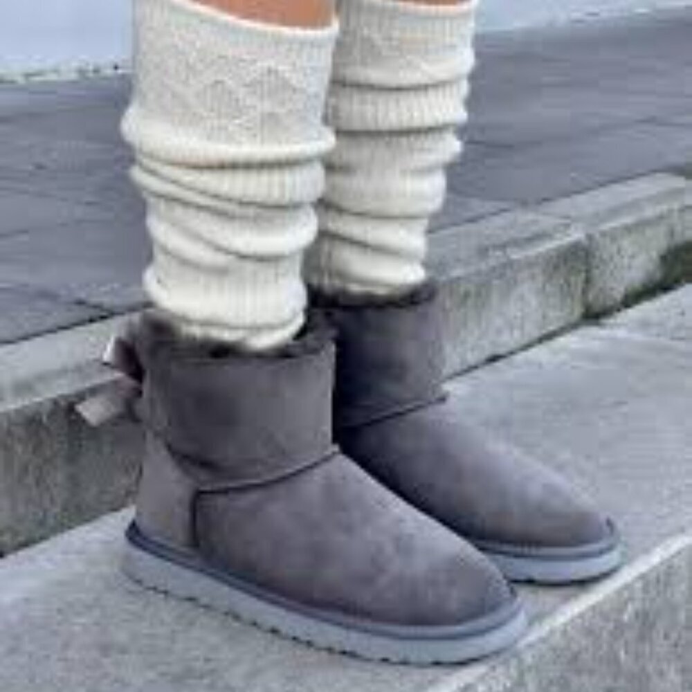 UGG Bailey Bow Short Woman Shoes Size 10